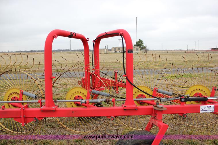 image for item J2281 Enorossi 9 wheel rake