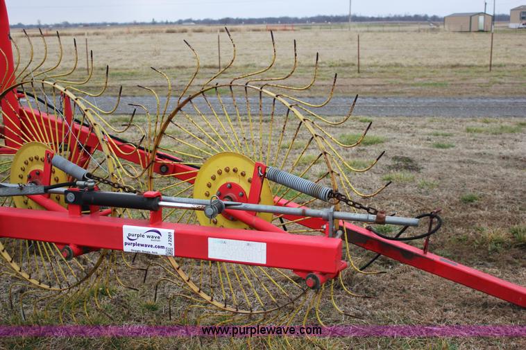 image for item J2281 Enorossi 9 wheel rake
