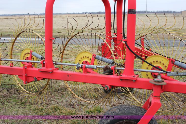 image for item J2281 Enorossi 9 wheel rake