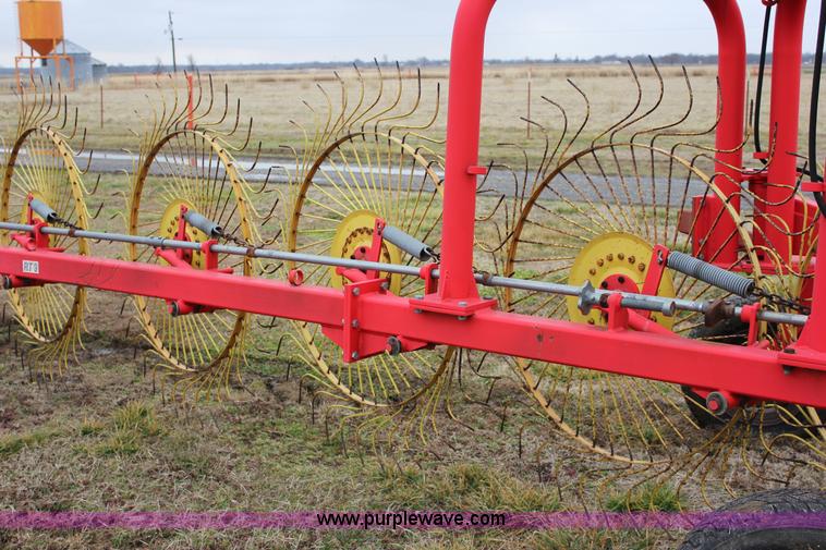 image for item J2281 Enorossi 9 wheel rake