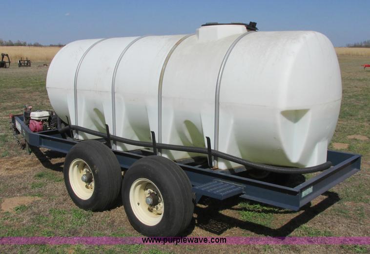 image for item J6714 Schaben 1,000 gallon nurse tank trailer