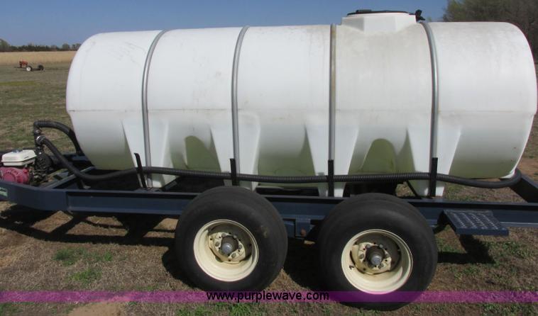 image for item J6714 Schaben 1,000 gallon nurse tank trailer