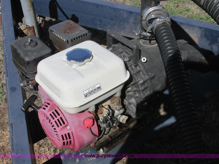 image for item J6714 Schaben 1,000 gallon nurse tank trailer