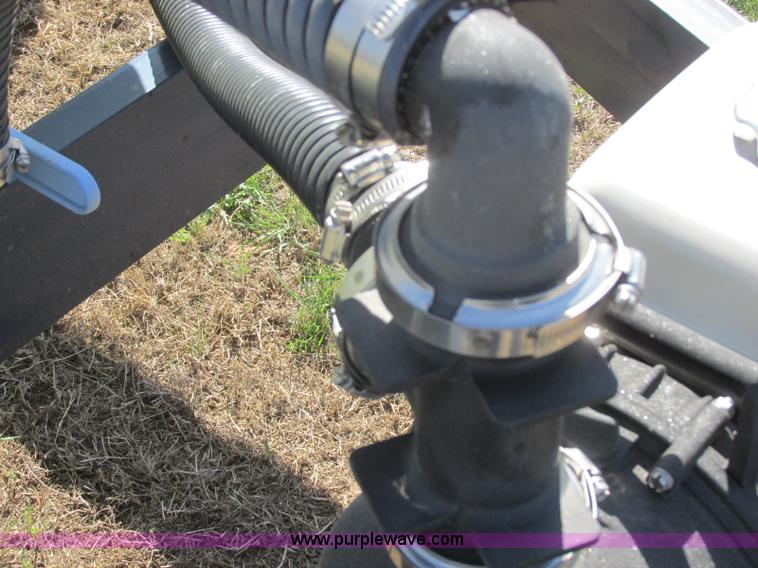 image for item J6714 Schaben 1,000 gallon nurse tank trailer