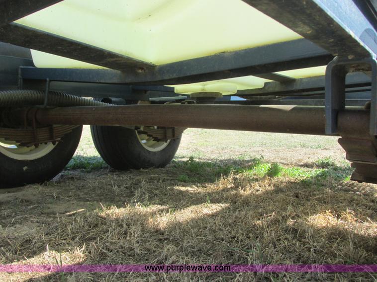 image for item J6714 Schaben 1,000 gallon nurse tank trailer