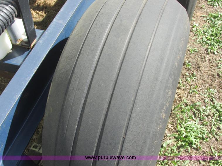 image for item J6714 Schaben 1,000 gallon nurse tank trailer