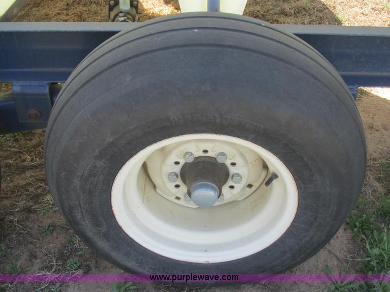 image for item J6714 Schaben 1,000 gallon nurse tank trailer