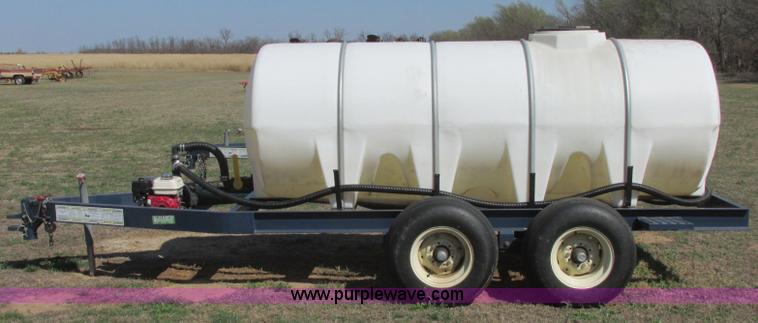 image for item J6715 Schaben 1,000 gallon nurse tank trailer