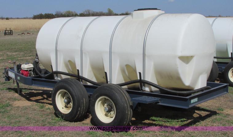 image for item J6715 Schaben 1,000 gallon nurse tank trailer