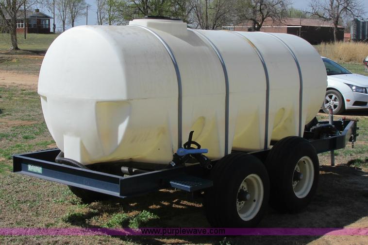 image for item J6715 Schaben 1,000 gallon nurse tank trailer