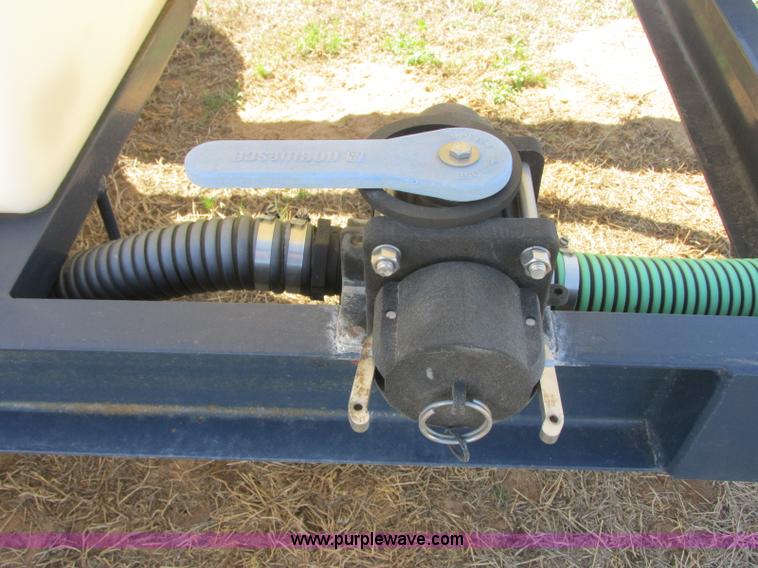 image for item J6715 Schaben 1,000 gallon nurse tank trailer