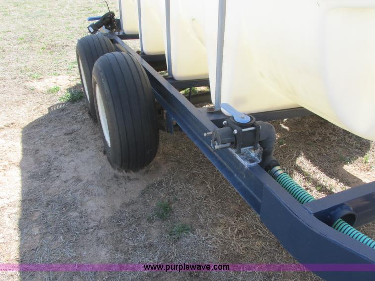image for item J6715 Schaben 1,000 gallon nurse tank trailer