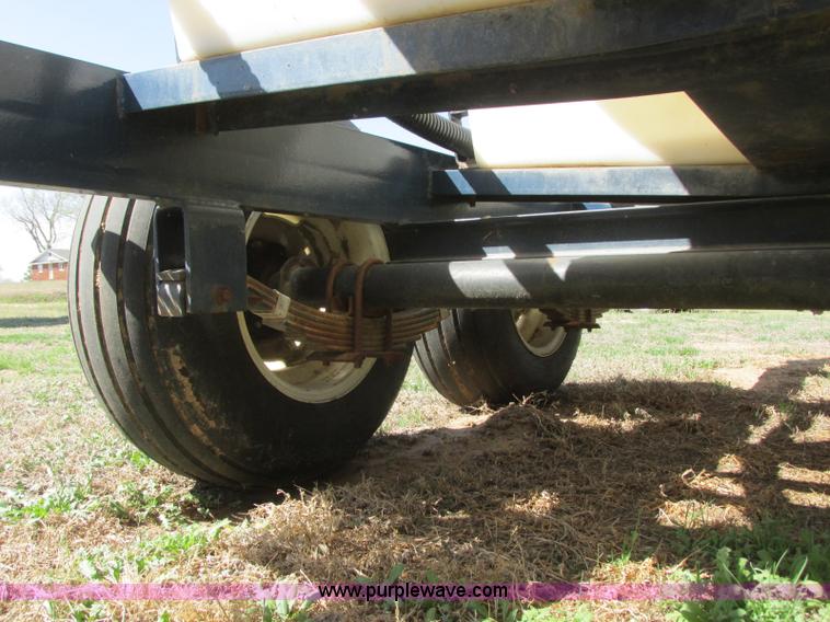 image for item J6715 Schaben 1,000 gallon nurse tank trailer