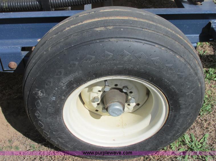 image for item J6715 Schaben 1,000 gallon nurse tank trailer