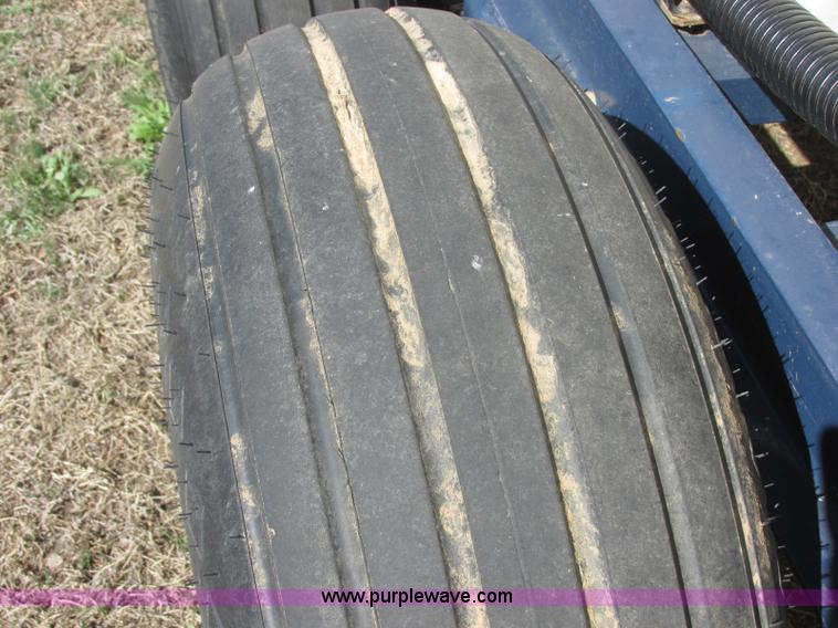 image for item J6715 Schaben 1,000 gallon nurse tank trailer