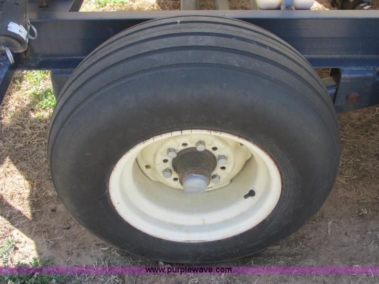 image for item J6715 Schaben 1,000 gallon nurse tank trailer