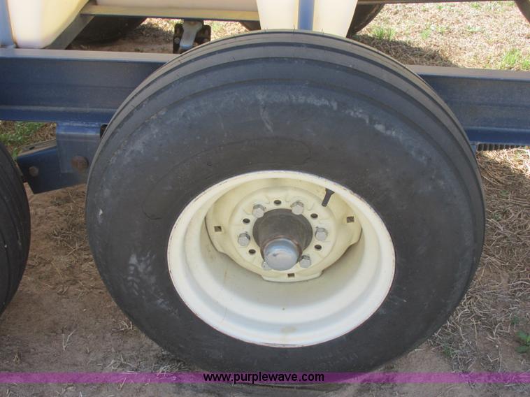 image for item J6715 Schaben 1,000 gallon nurse tank trailer