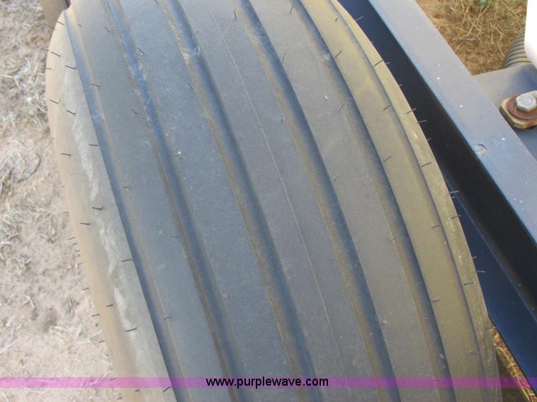 image for item J6715 Schaben 1,000 gallon nurse tank trailer