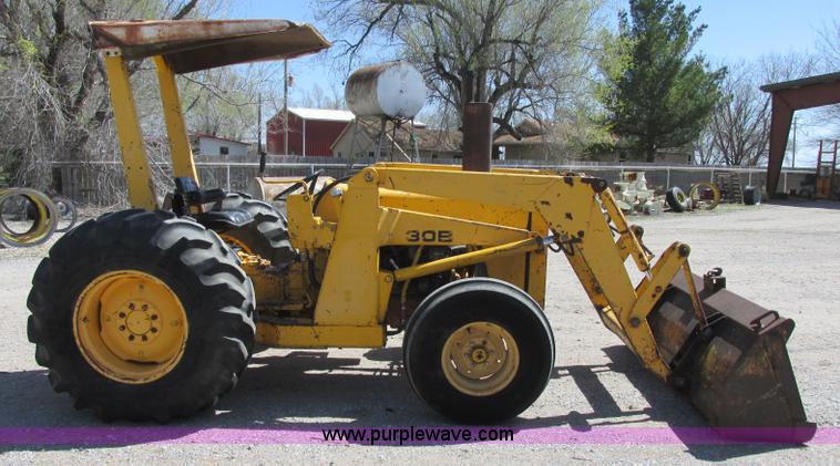 image for item J6749 Massey-Ferguson 30B tractor