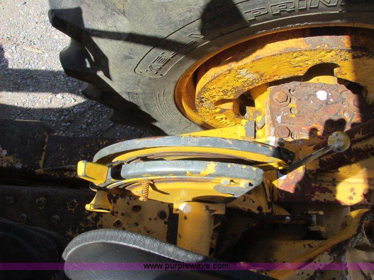 image for item J6749 Massey-Ferguson 30B tractor