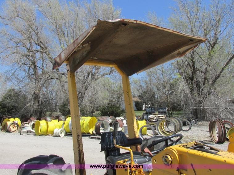 image for item J6749 Massey-Ferguson 30B tractor