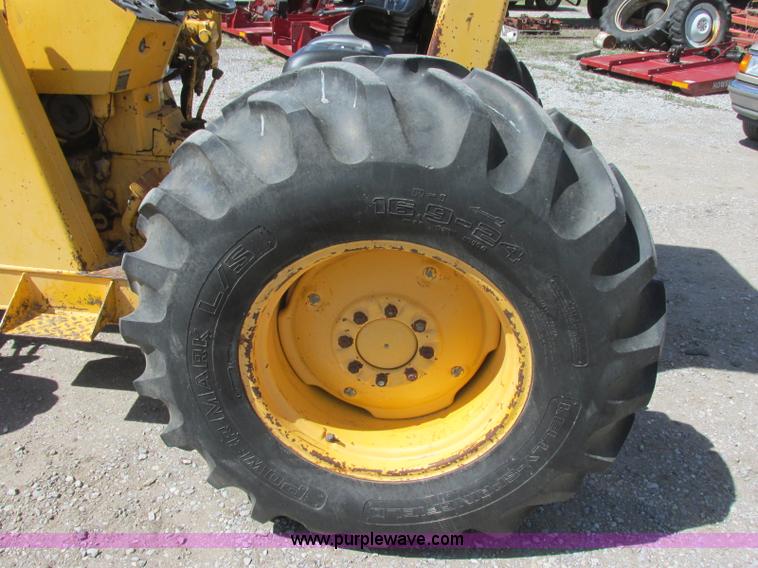 image for item J6749 Massey-Ferguson 30B tractor