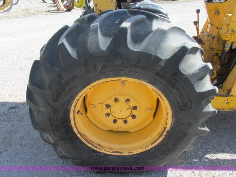 image for item J6749 Massey-Ferguson 30B tractor