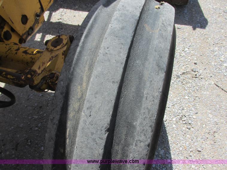 image for item J6749 Massey-Ferguson 30B tractor