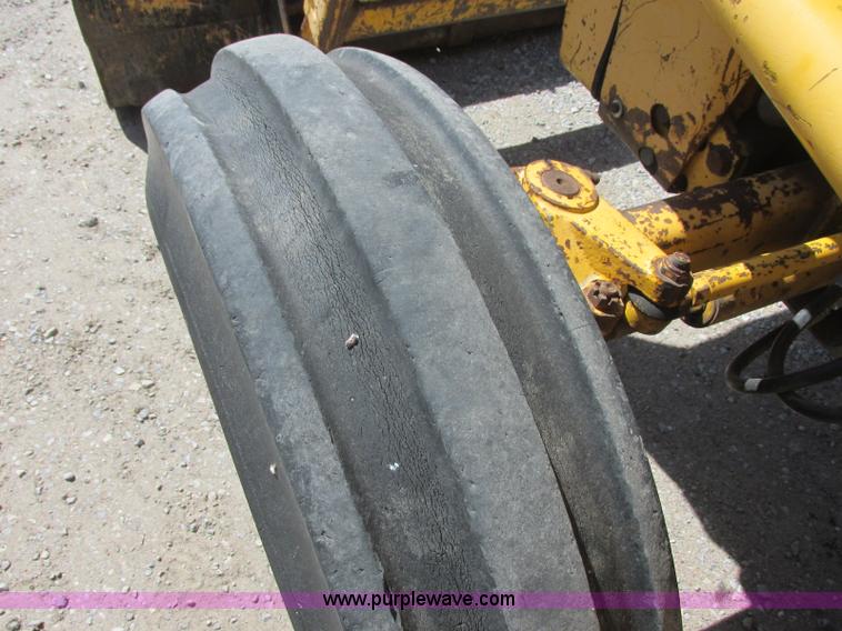 image for item J6749 Massey-Ferguson 30B tractor