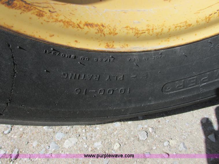 image for item J6749 Massey-Ferguson 30B tractor