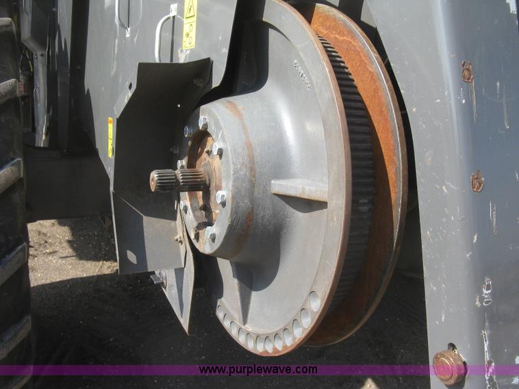 image for item K2999 2011 Massey Ferguson 9560 combine