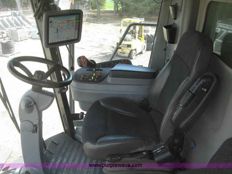 image for item K2999 2011 Massey Ferguson 9560 combine