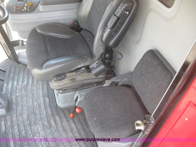 image for item K2999 2011 Massey Ferguson 9560 combine