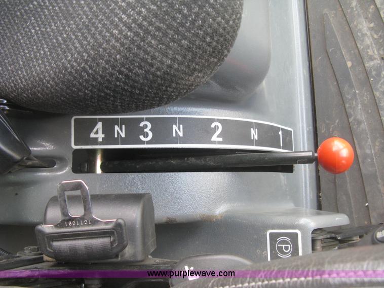 image for item K2999 2011 Massey Ferguson 9560 combine