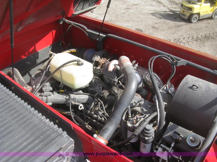 image for item K2999 2011 Massey Ferguson 9560 combine