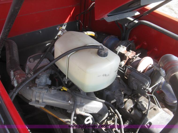 image for item K2999 2011 Massey Ferguson 9560 combine