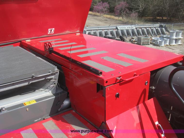 image for item K2999 2011 Massey Ferguson 9560 combine