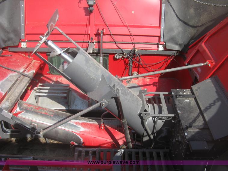 image for item K2999 2011 Massey Ferguson 9560 combine