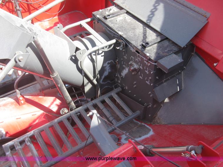 image for item K2999 2011 Massey Ferguson 9560 combine