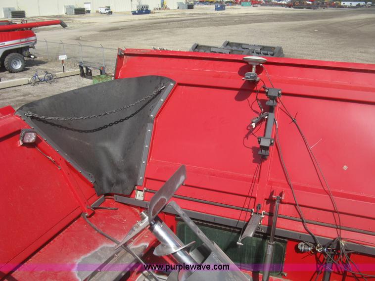 image for item K2999 2011 Massey Ferguson 9560 combine