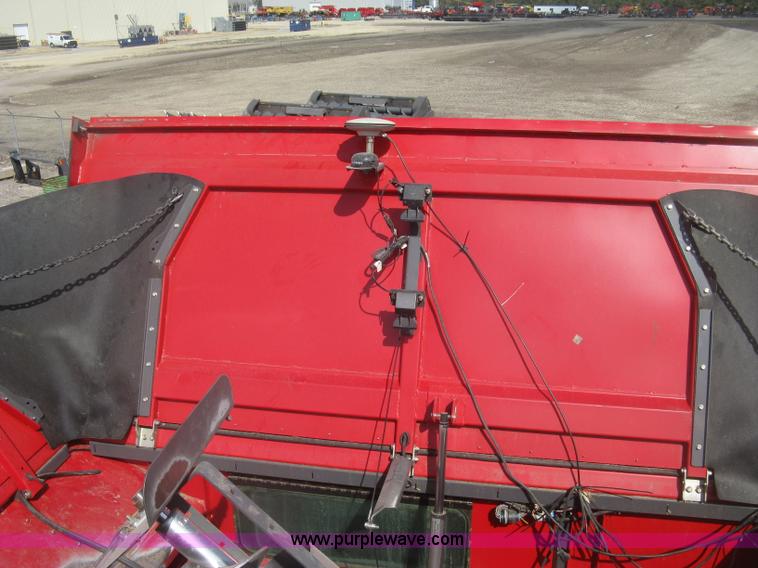 image for item K2999 2011 Massey Ferguson 9560 combine