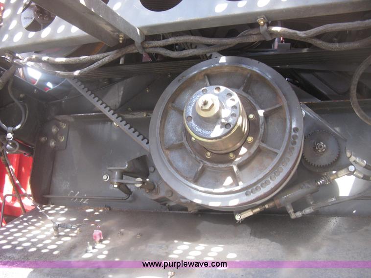 image for item K2999 2011 Massey Ferguson 9560 combine