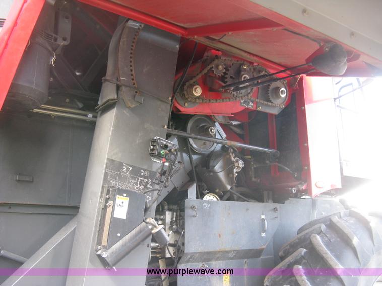 image for item K2999 2011 Massey Ferguson 9560 combine