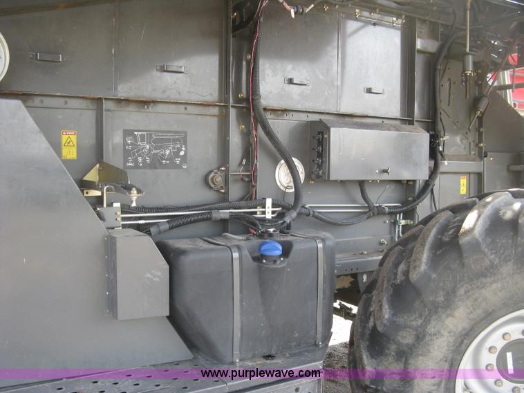 image for item K2999 2011 Massey Ferguson 9560 combine