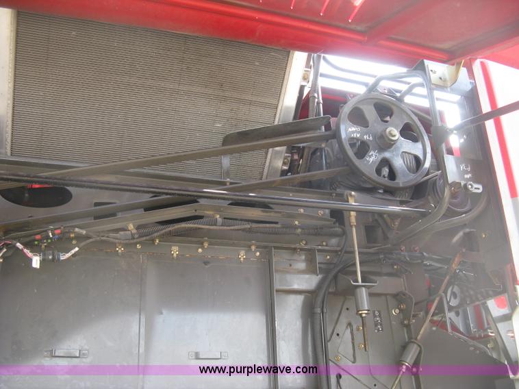 image for item K2999 2011 Massey Ferguson 9560 combine