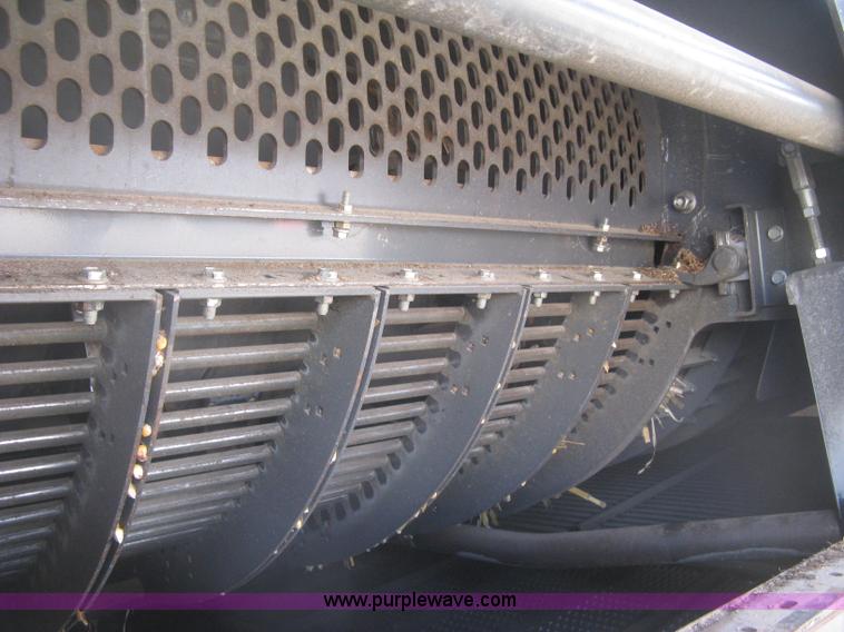 image for item K2999 2011 Massey Ferguson 9560 combine