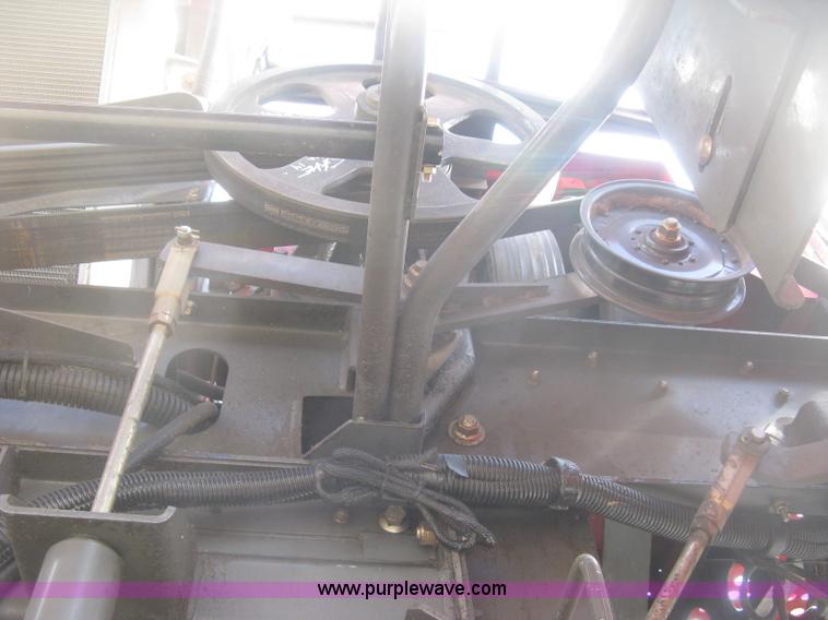 image for item K2999 2011 Massey Ferguson 9560 combine