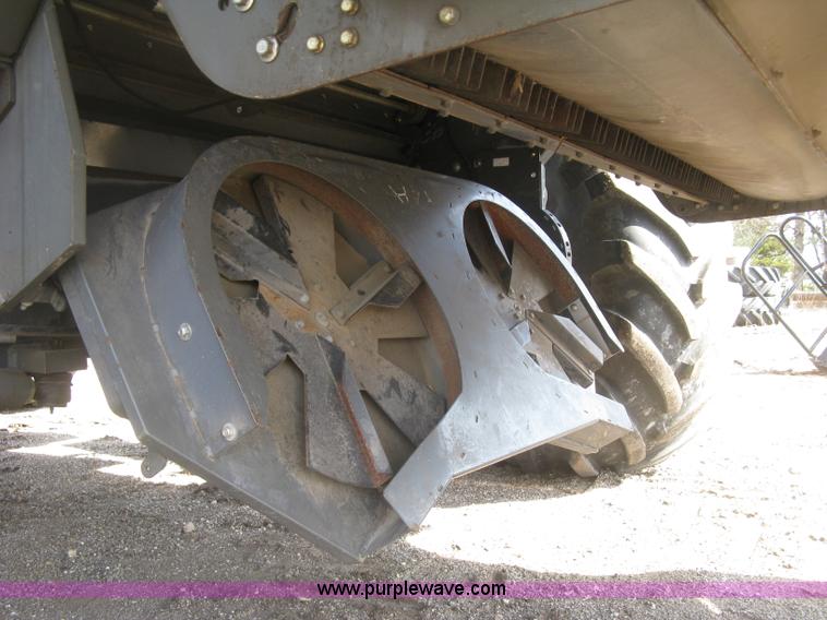 image for item K2999 2011 Massey Ferguson 9560 combine