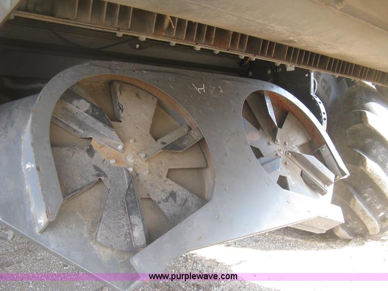 image for item K2999 2011 Massey Ferguson 9560 combine