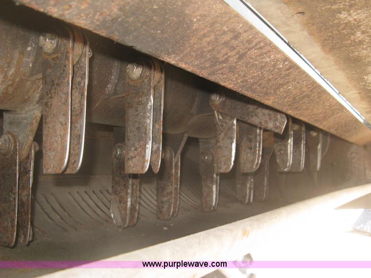 image for item K2999 2011 Massey Ferguson 9560 combine